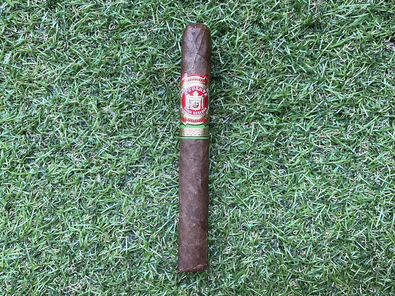 Charuto Arturo Fuente Petit Corona Unidade Pipesmoking