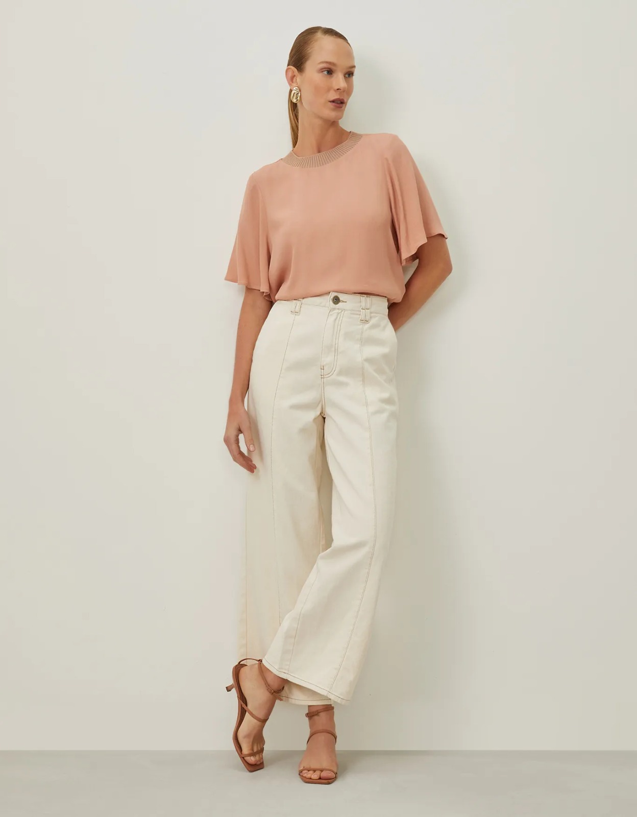 SHOULDER BLUSA BRASÍLIA NUDE GOLA RETILINEA MELEVALOGO