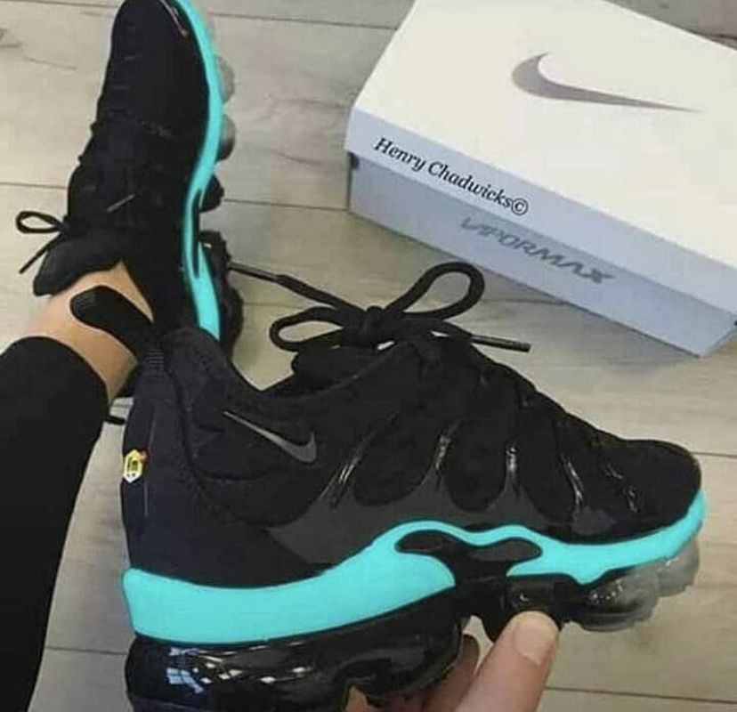 vapormax noir et or