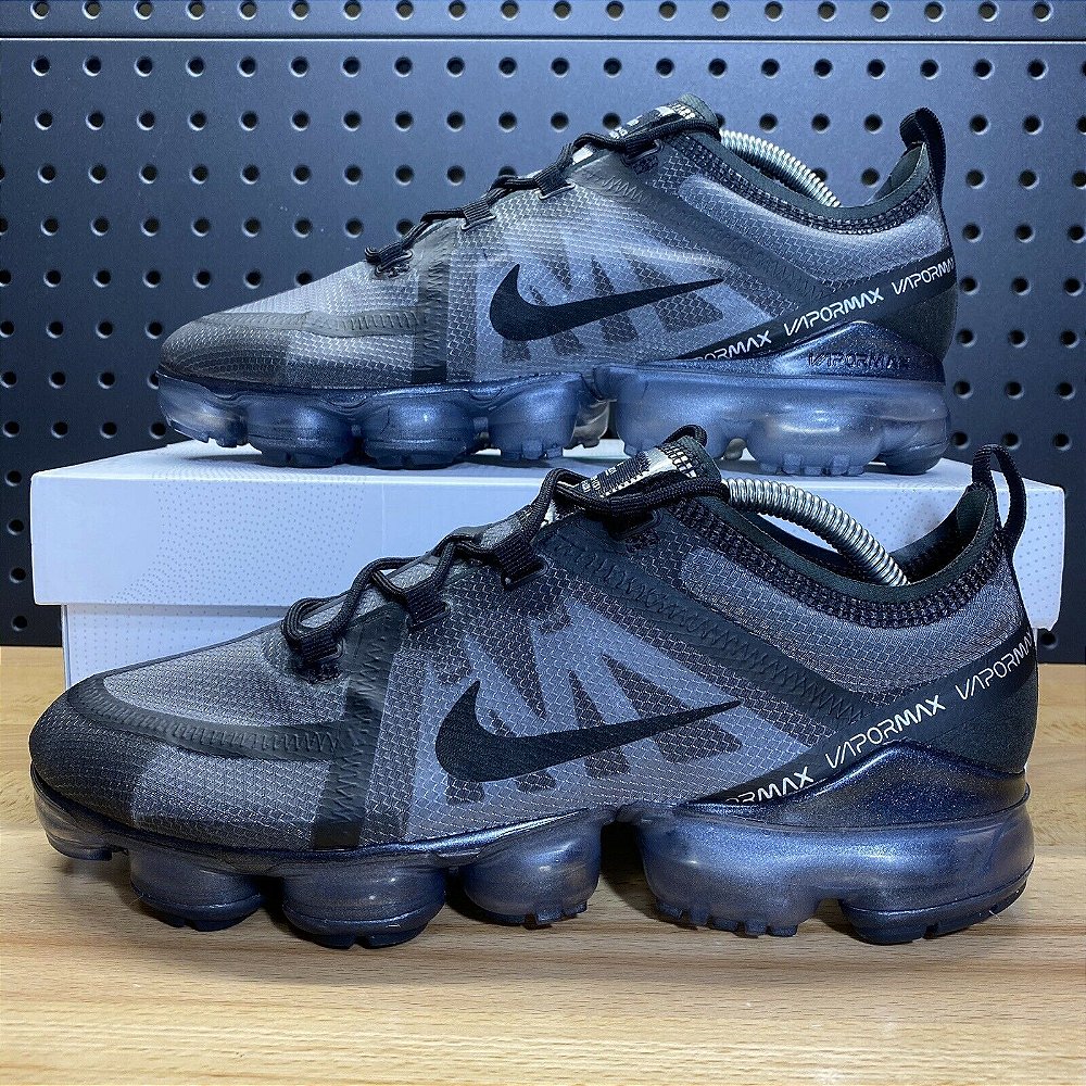 2019 triple black vapormax