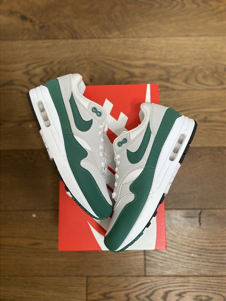 nike air max one 2020