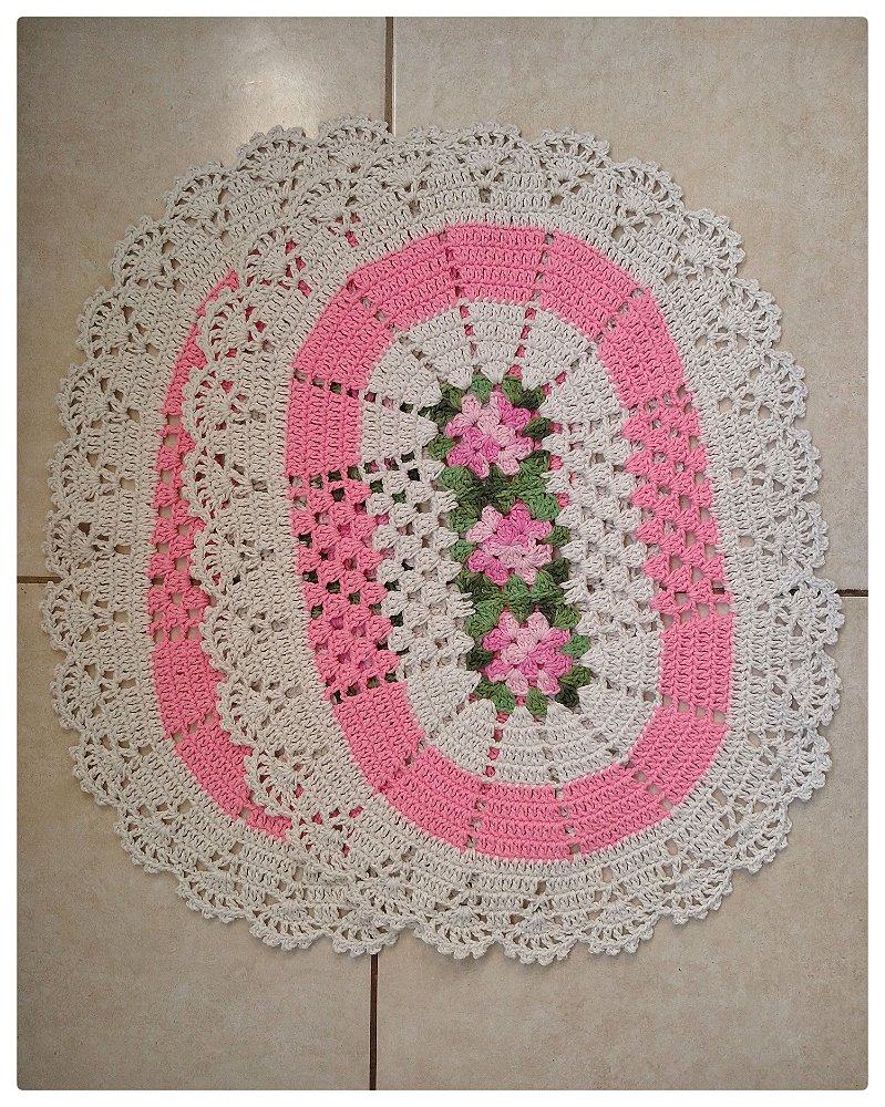Tapete Oval de crochê rosa com square - Loft DuGui