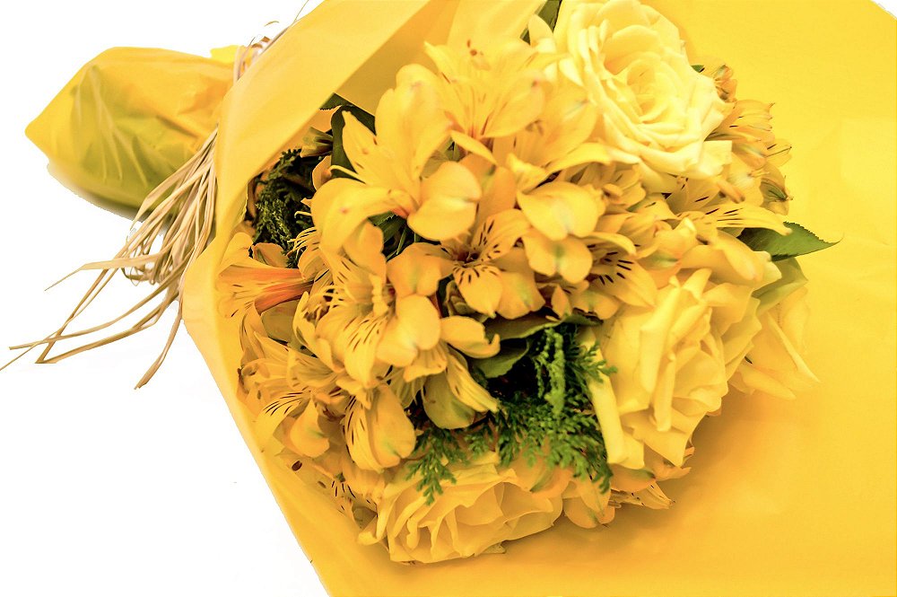 Buquê de Astromélias e Rosas Amarelas - Estrela Flores