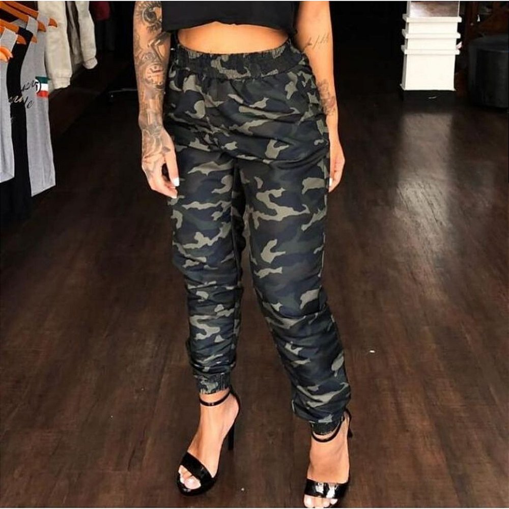 calça corta vento camuflada