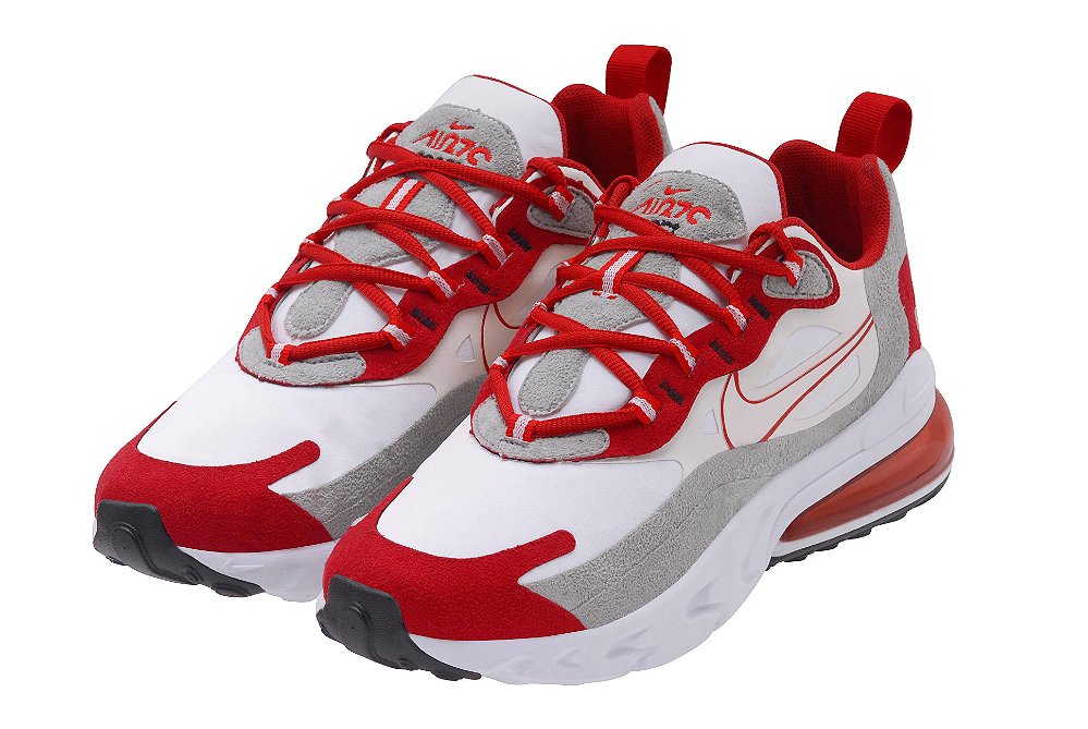 tenis branco com detalhe verde e vermelho