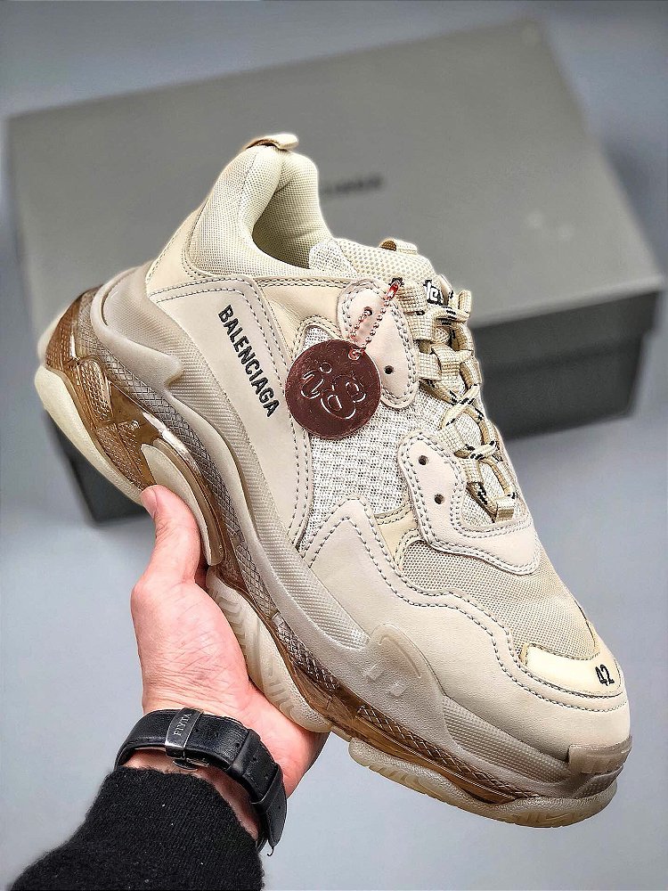 balenciaga triple s bege