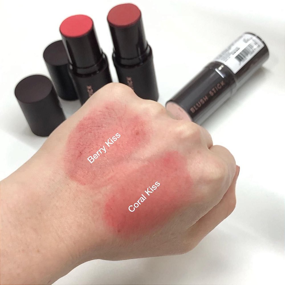 Blush Stick Coral Kiss - Mariana Saad - Brisa Maquiagens
