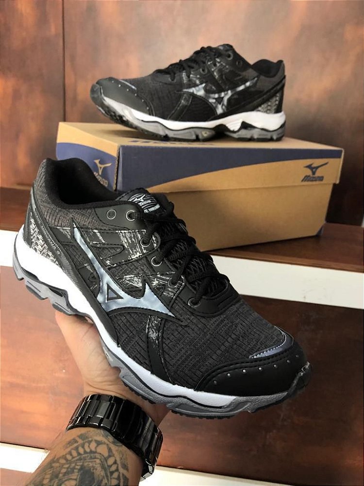mizuno wave nirvana 2