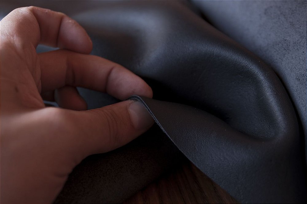 Couro Semicromo Natural Batido - Cor: Preto Semi-brilho - 1.2/1.8 mm ...