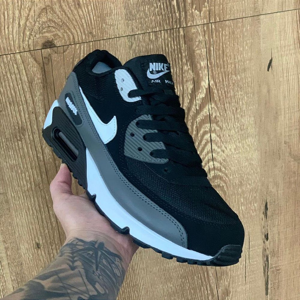 vapormax laranja e preto