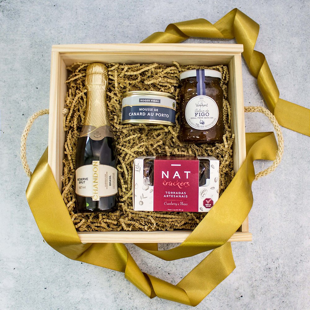 Cesta Natalina Luxo Gourmet - Becca Gifts - Presente nos melhores momentos da vida Cesta Natalina Luxo Gourmet - Becca Gifts - Presente nos melhores momentos da vida