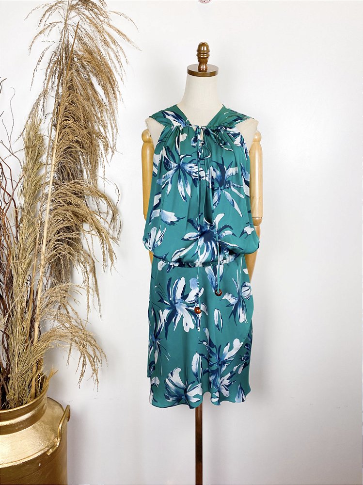 Chica de vestido verde hotsell