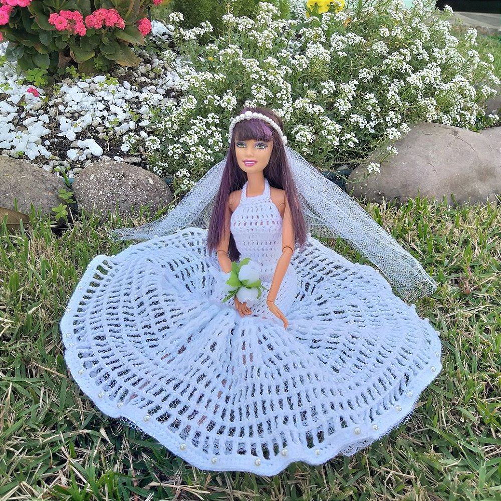 Roupa para boneca barbie - Vestido de noiva em crochê - Manas Arteiras