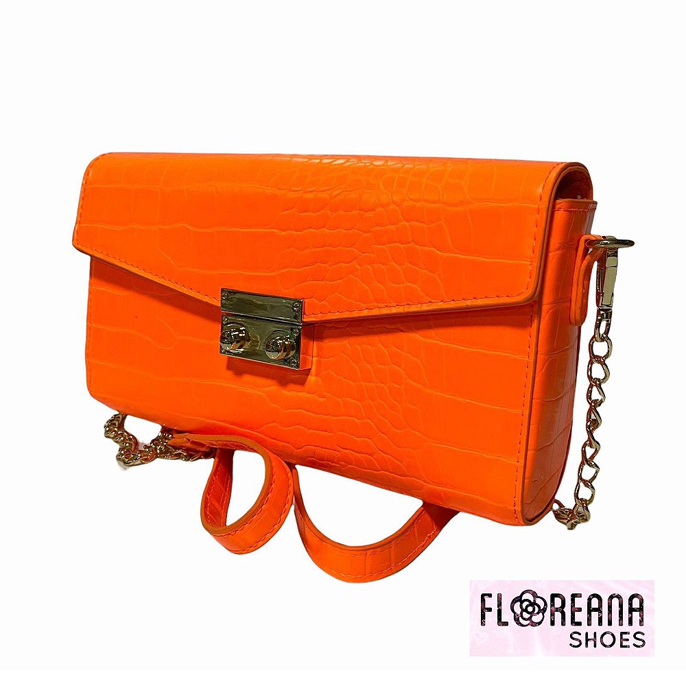 amazonbasics hanging toiletry kit