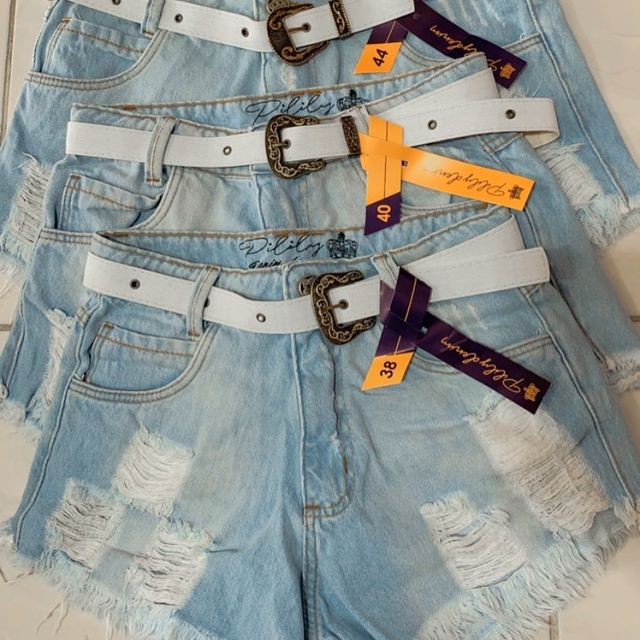 Shorts Jeans Pilily Abertura no Quadril Claro | mayara lira shop ®