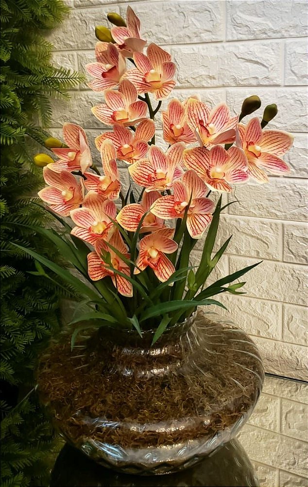 Arranjo de Orquídea Cymbidium Siliconada Toque Real em Vaso de Vidro  Trabalhado - Loja Harmonia Decor - Decorações e Presentes
