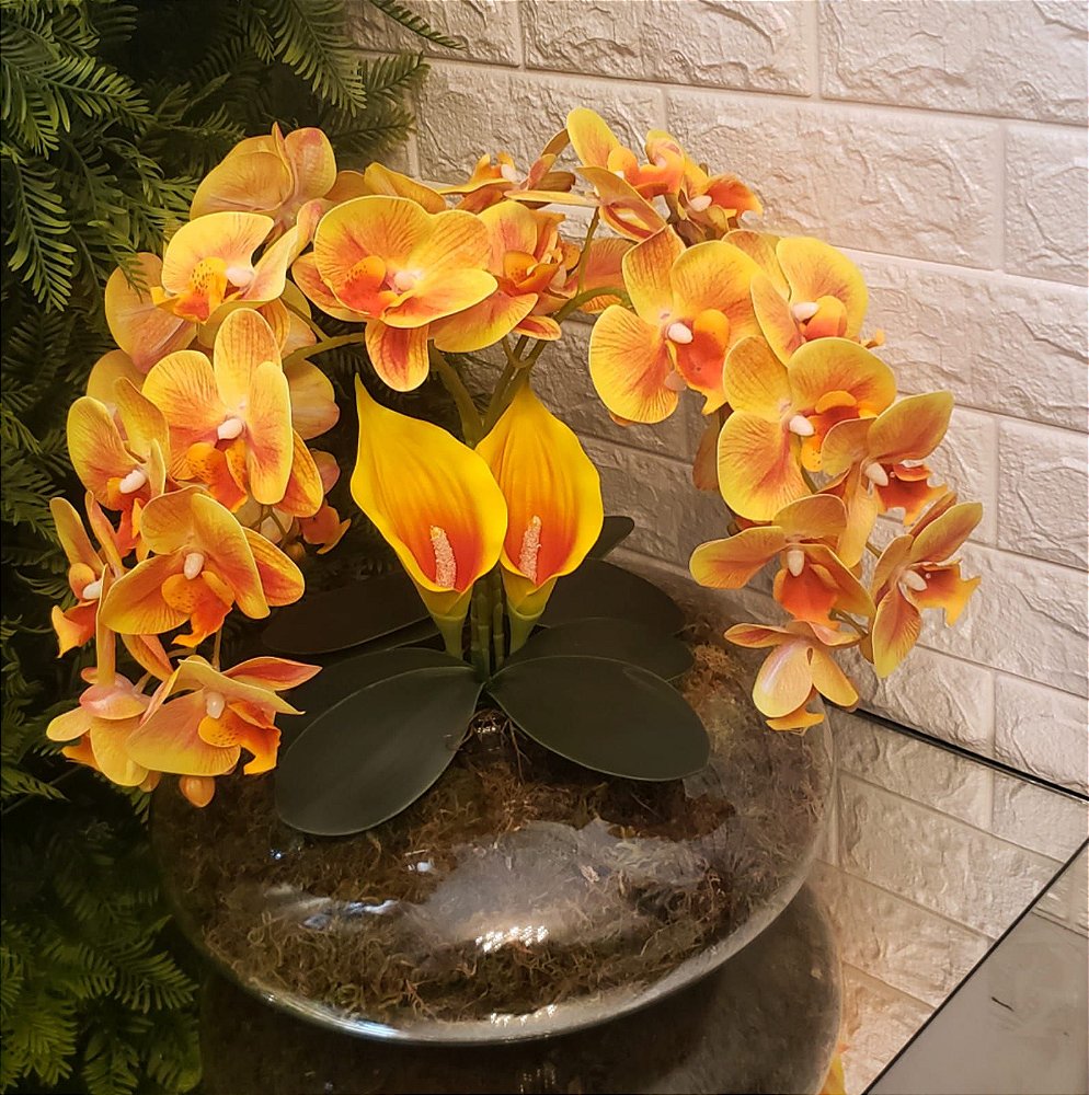 Arranjo/Centro de Mesa Completo de Orquídeas Siliconadas Douradas Toque  Real e Copos de Leite - Loja Harmonia Decor - Decorações e Presentes