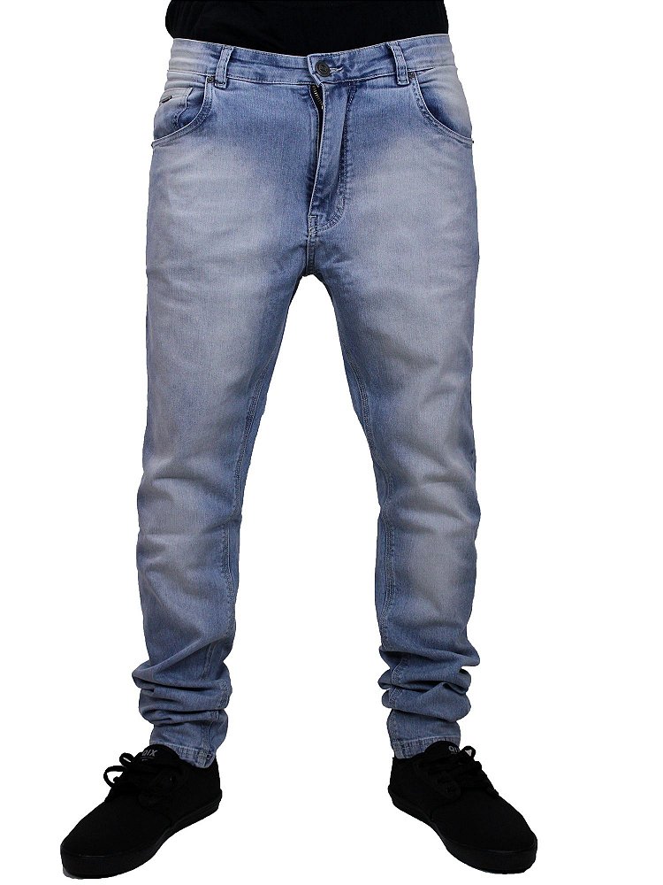 calça jeans skatista