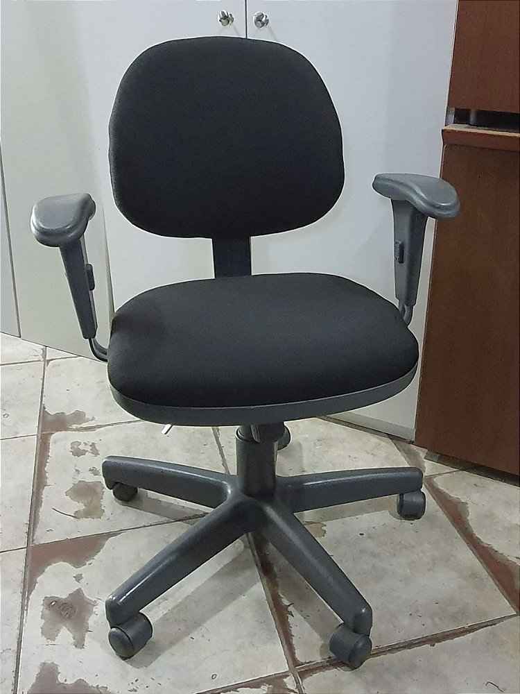Cadeira Escritório Usada Gerente Encosto c/ Regulagem - Tapeçaria Nova -  Reuse Móveis Usados para escritório