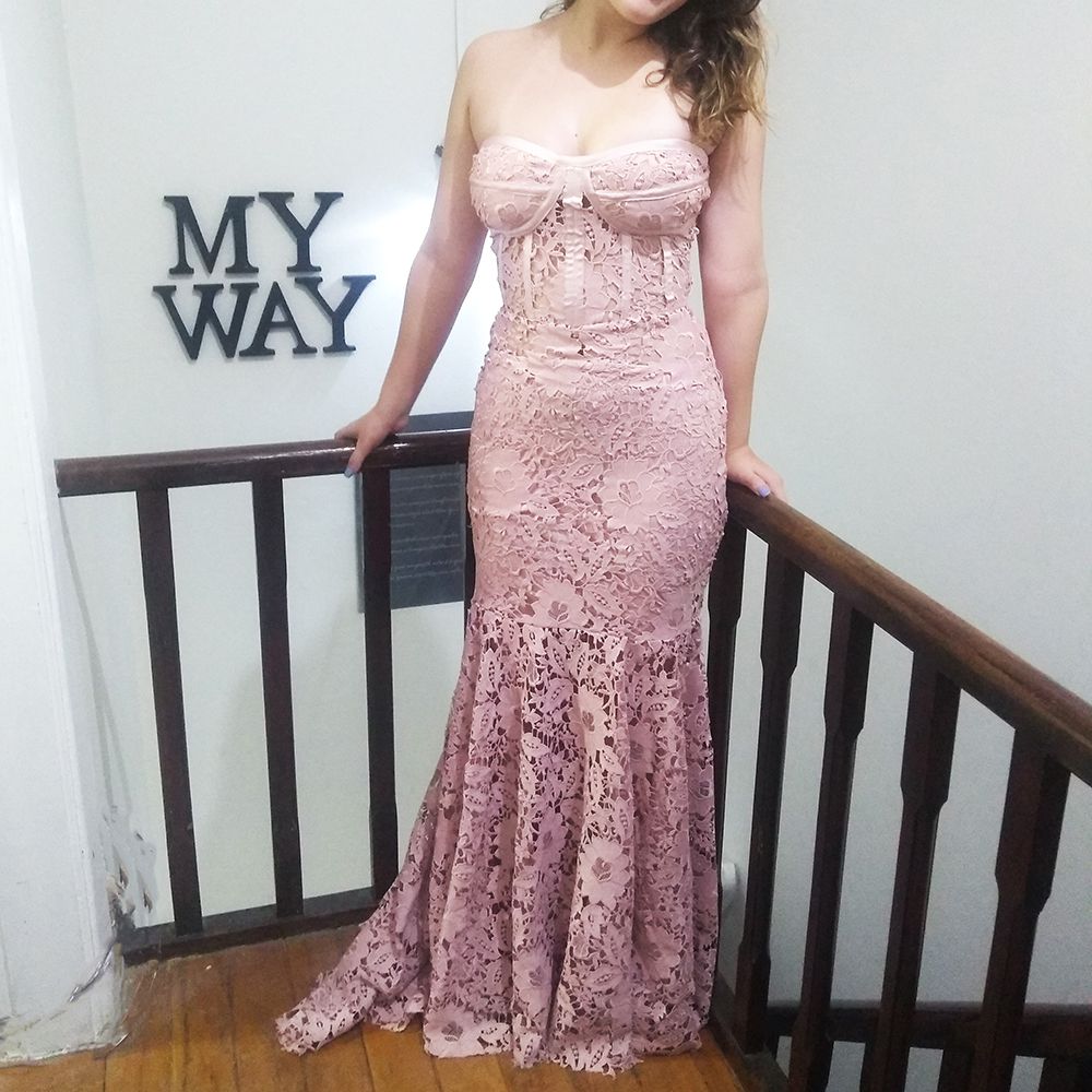 vestido de renda modelo sereia