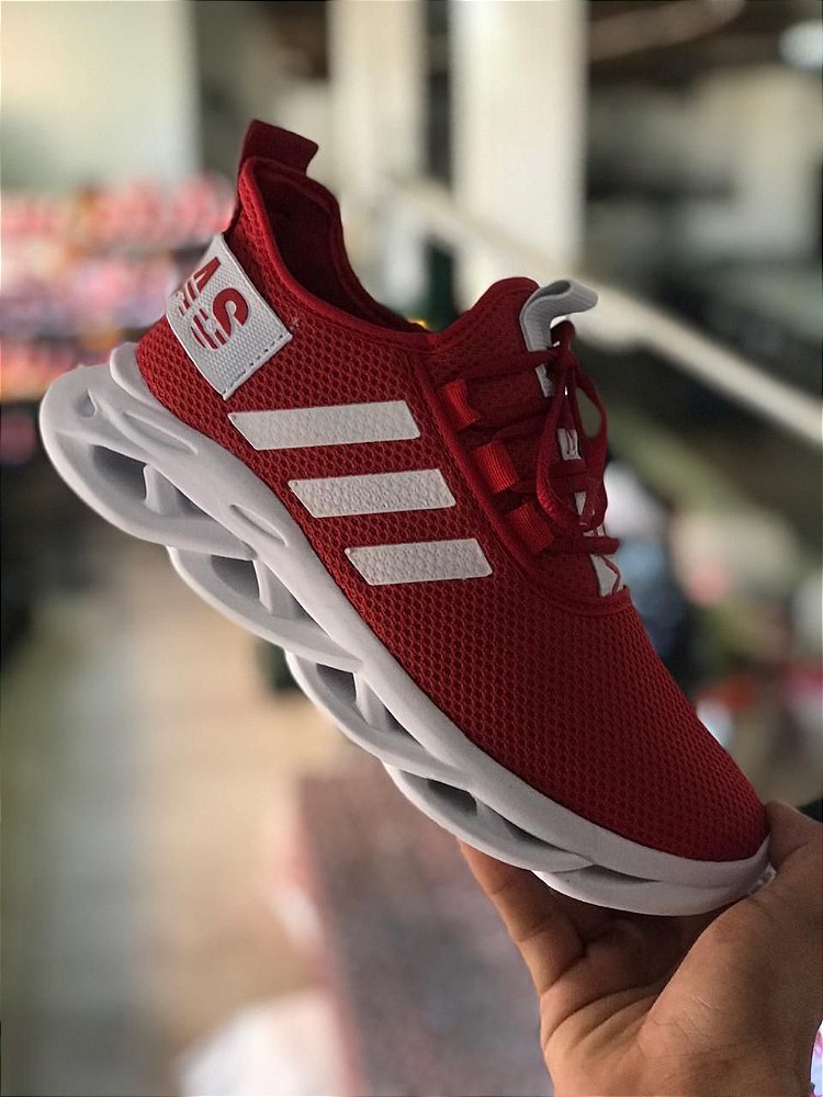 tênis adidas em oferta