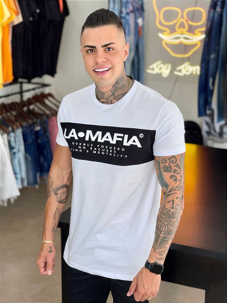 Camiseta Branca Caixa Logo Escrito - La Mafia - Imperium Store | Loja de  roupas multimarcas masculina