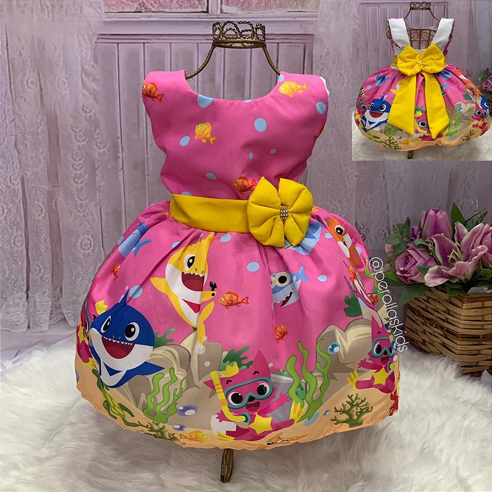 roupa baby shark rosa
