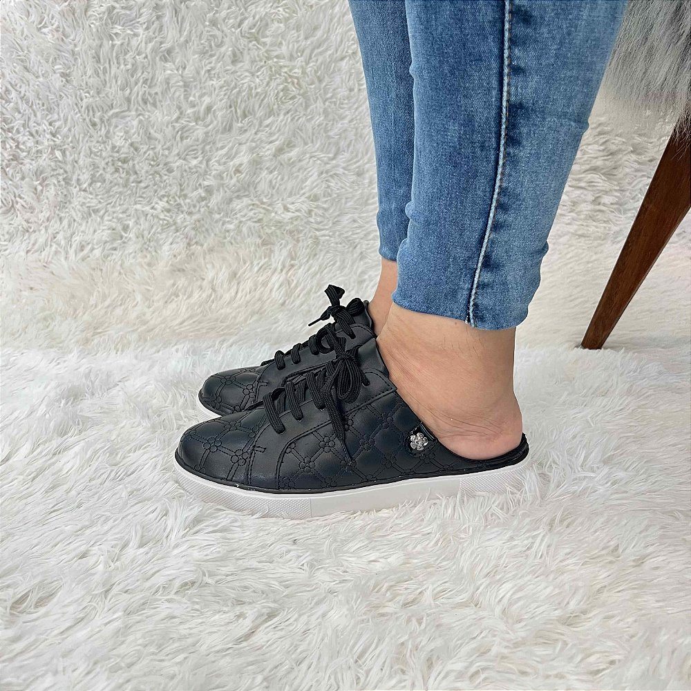 Tênis Mule Bordado Flor New Mestiço Preto Bendito Conforto