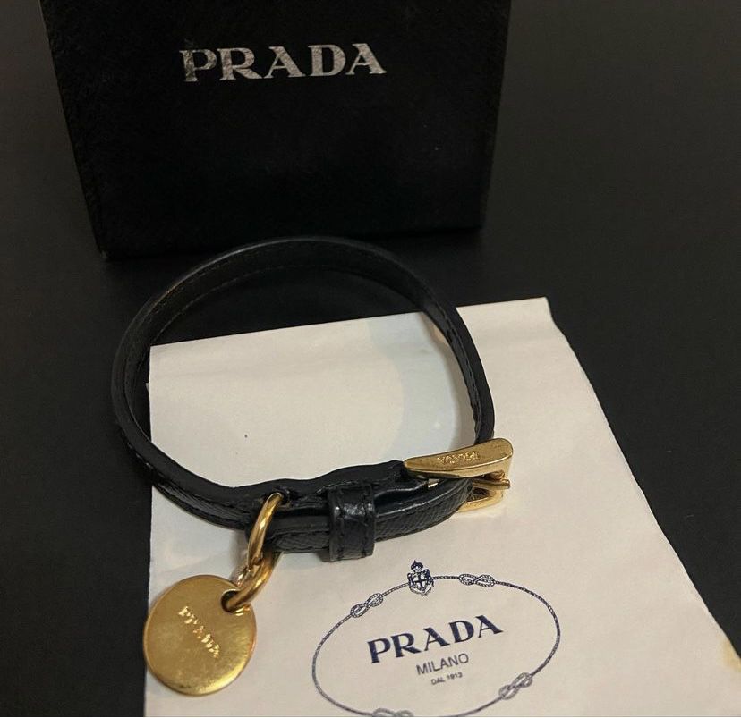 Pulseira PRADA preta - Brechó de Luxo by A. Junqueira