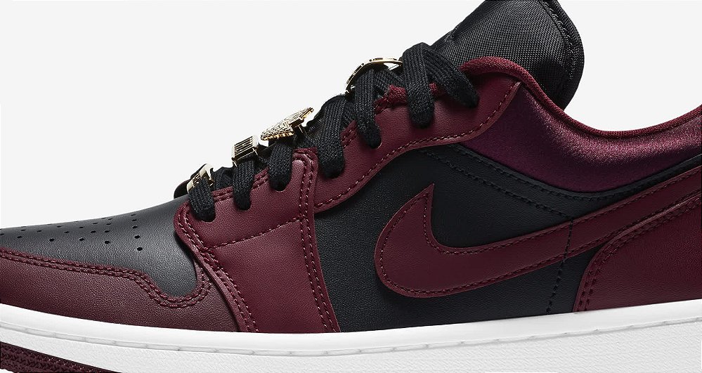 NIKE AIR JORDAN 1 LOW - 