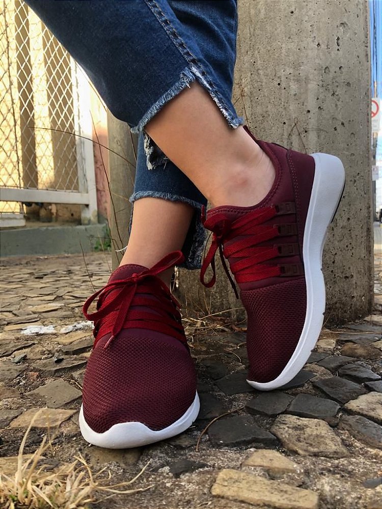 tenis adidas marsala