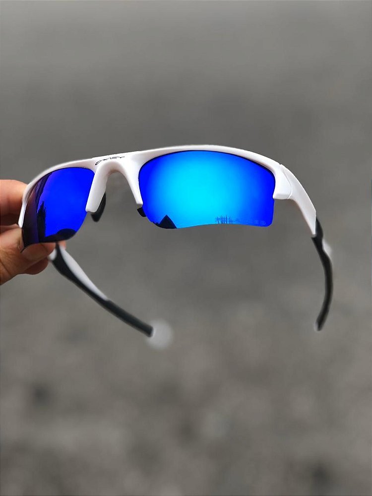 Oculos Oakley Flack Lente Azul Armaçao Branca Com Preto Frete Grátis -  Outlet Magrinho - Os Melhores Preços só Aqui!