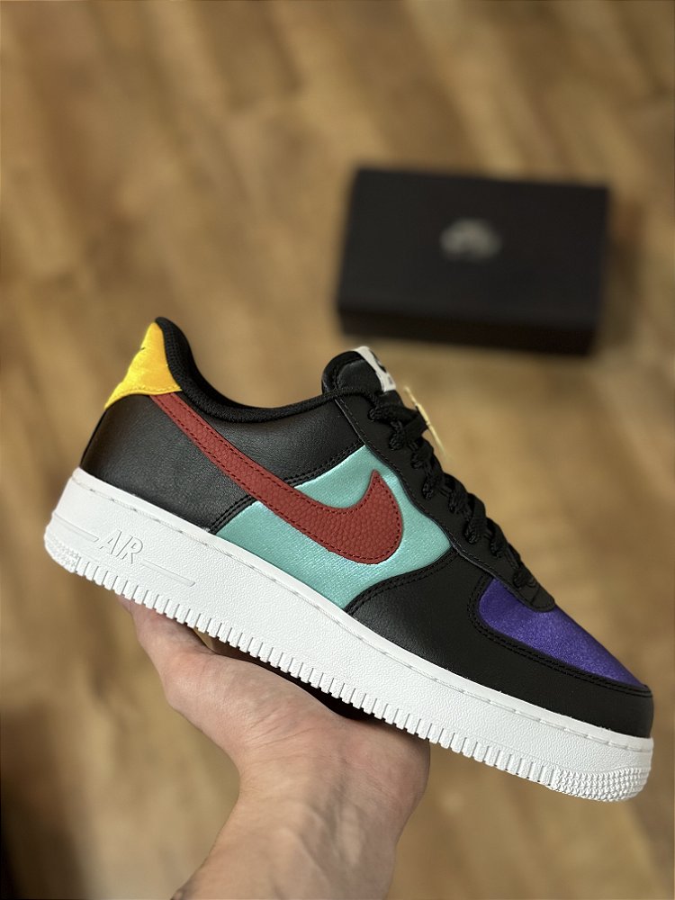 NIKE AIR FORCE 1 x NBA - Corre de Rua