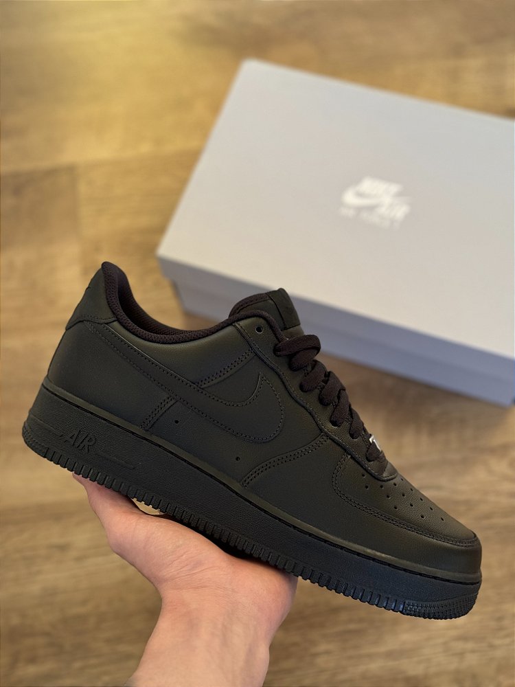 NIKE AIR FORCE 1 (black) - Corre de Rua