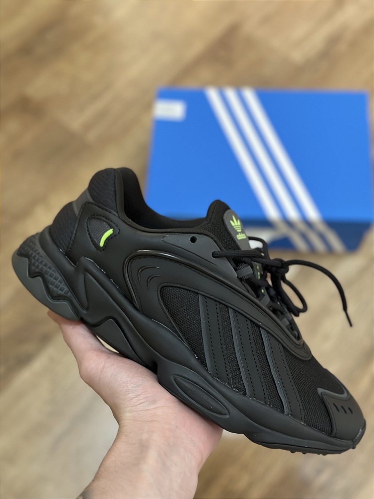 ADIDAS OZTRAL (black/black) - Corre de Rua