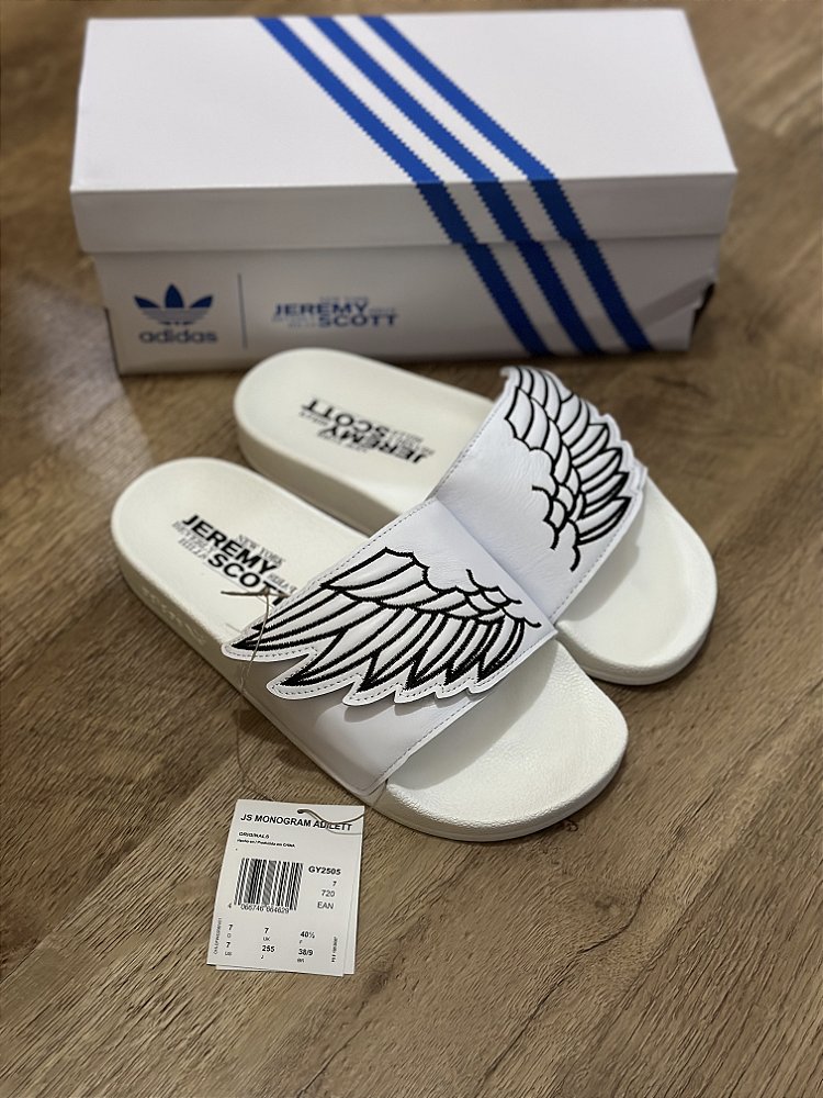 ADIDAS ADILETTE x JEREMY SCOTT Corre de Rua