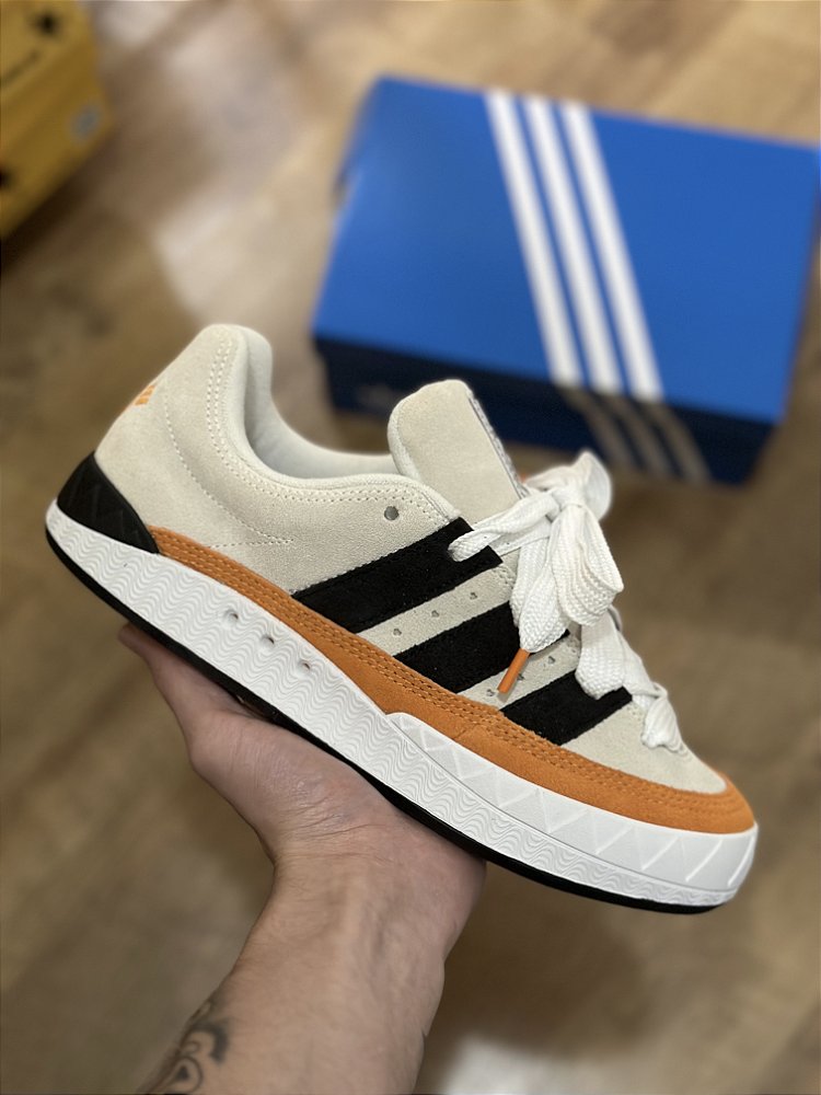 ADIDAS ADIMATIC x HUMAN MADE - Corre de Rua ADIDAS ADIMATIC x HUMAN MADE - Corre de Rua