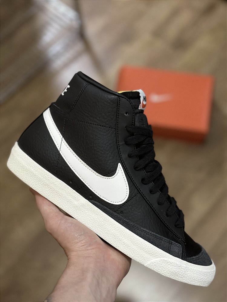 Nike mid blazer 77 black hotsell