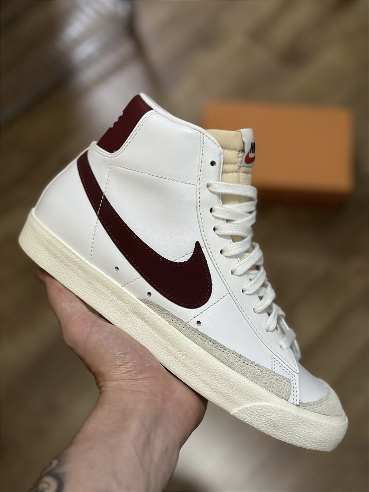 NIKE BLAZER MID 77 VINTAGE white team red Corre de Rua
