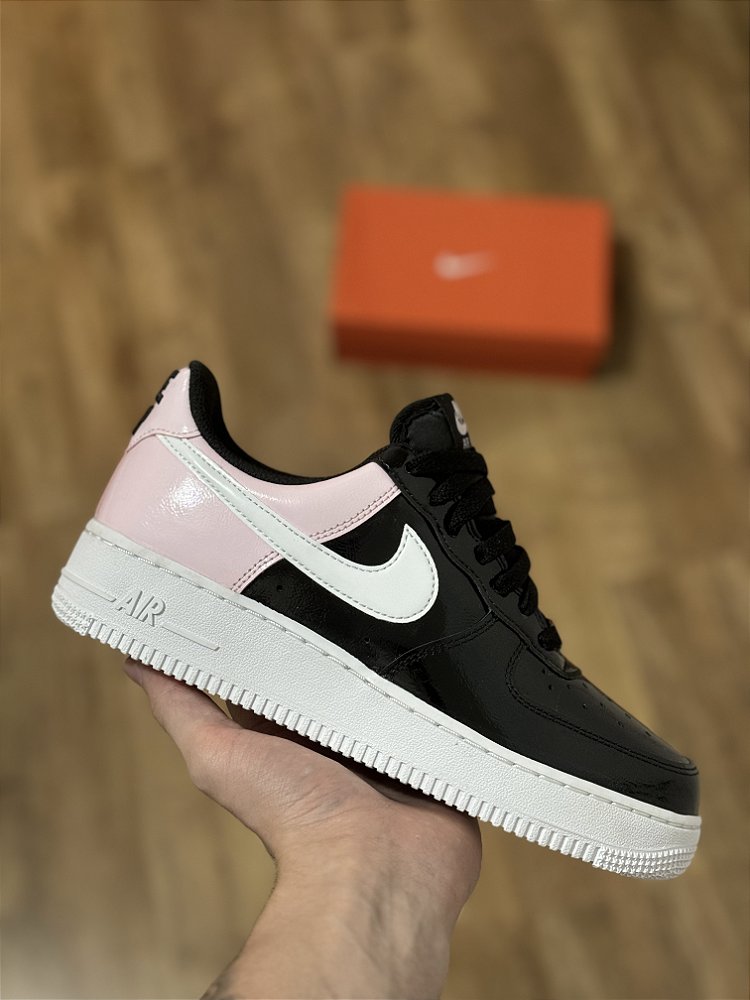 AIR FORCE 1 “Black Pink Foam” - Corre de Rua