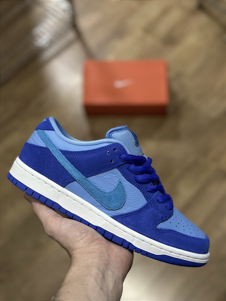 NIKE SB DUNK LOW PRO “Blue Raspberry” - Corre de Rua