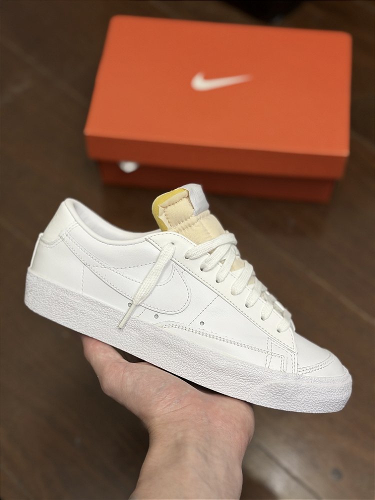 NIKE SB BLAZER LOW PRO GT (white/cognac) - Corre de Rua