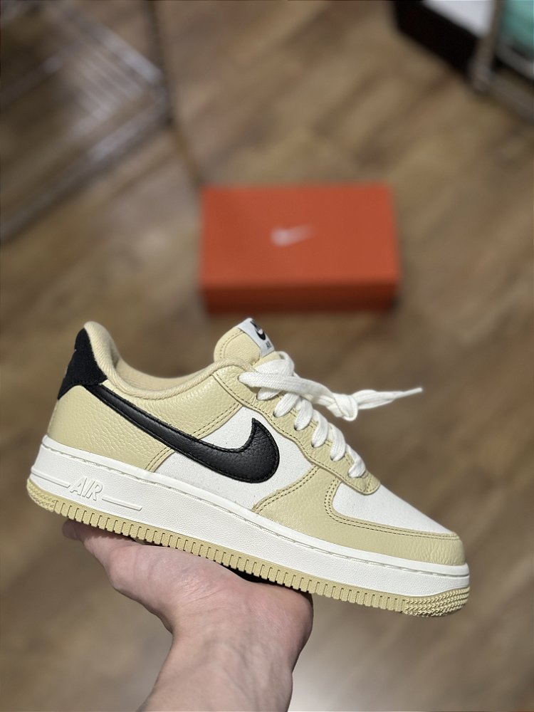 NIKE AIR FORCE 1 '07 LX NBHD 