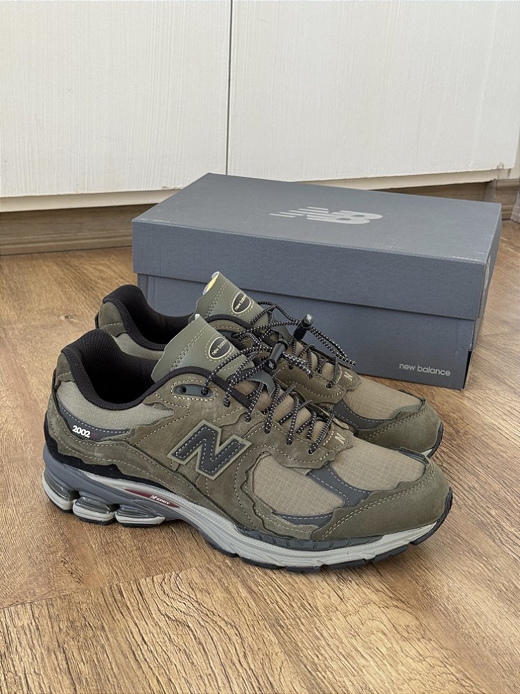 NEW BALANCE 2002R (verde) - Corre de Rua
