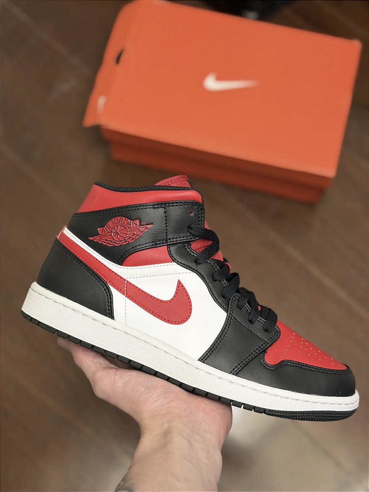 JORDAN 1 MID “Bred Toe” - Corre de Rua