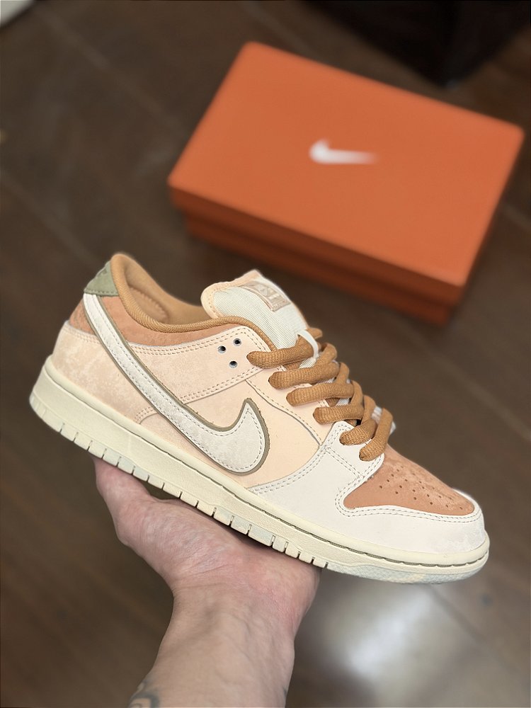 NIKE SB DUNK LOW PRO “Adobe” - Corre de Rua
