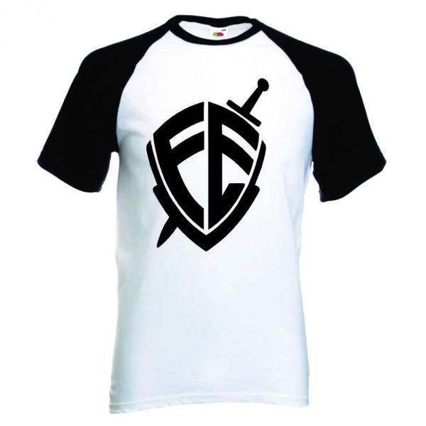 camiseta blanca mangas negras