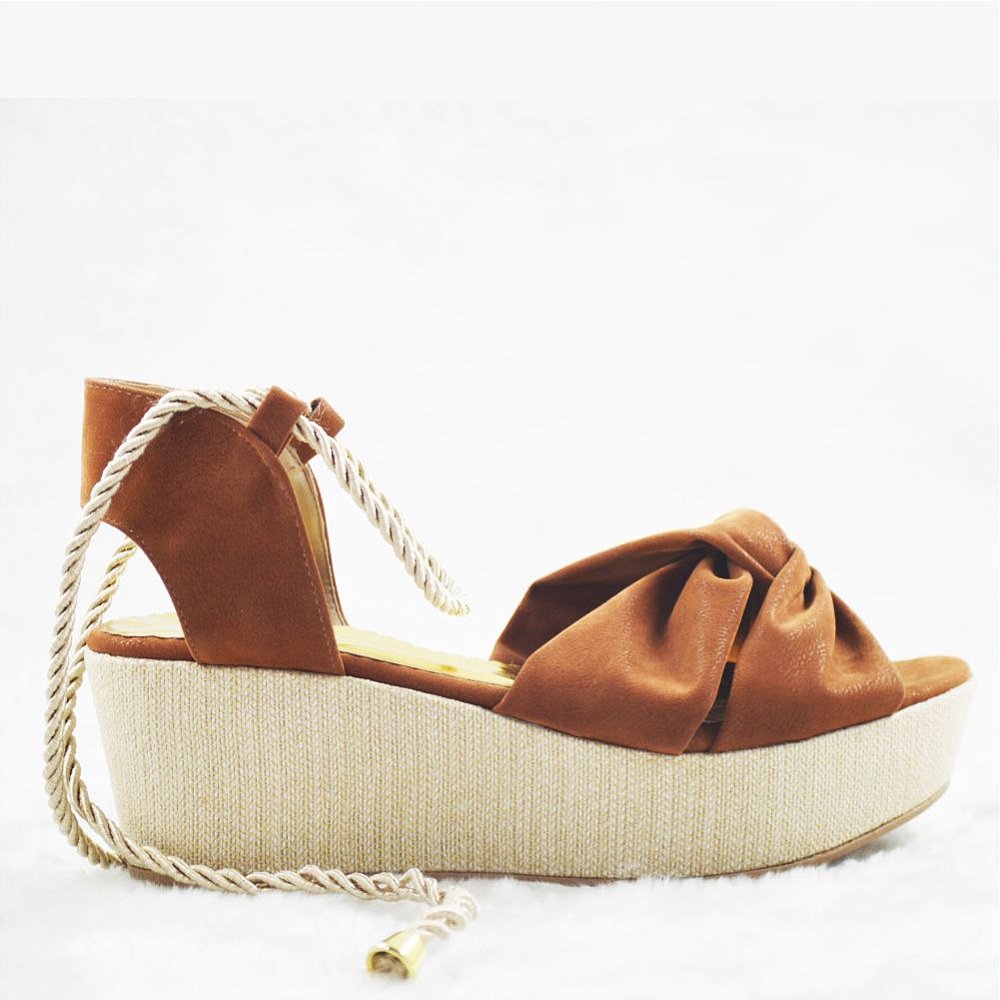 sandália de amarrar no tornozelo plataforma