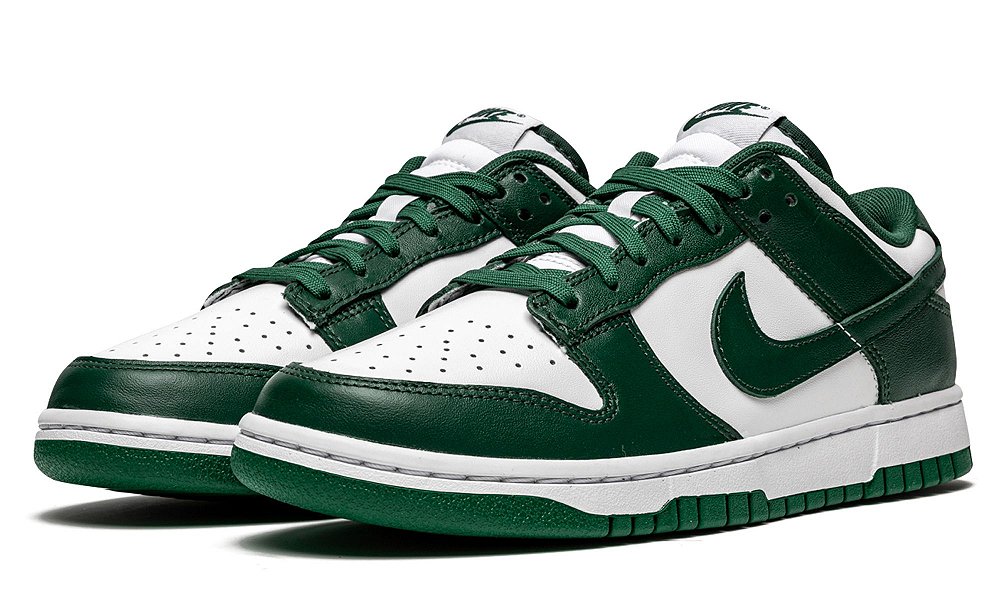 nike dunks varsity