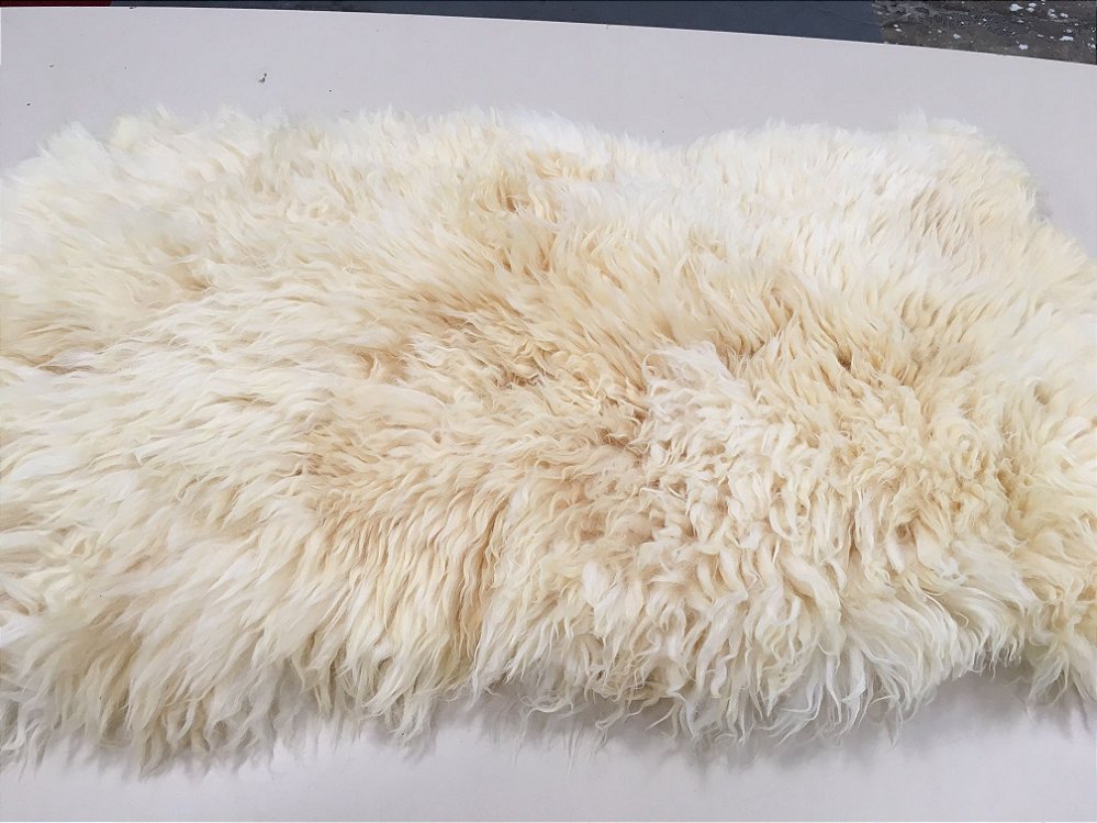 Tapete pele de carneiro legítimo - Muito macio - Cor bege claro - 2,00 -  Viivatex - Site de tecidos para sofá, cortinas, papel de parede e móveis